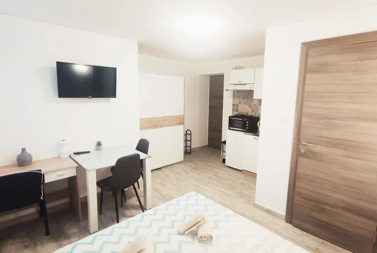 Apartments Close To Sandy Beach Split