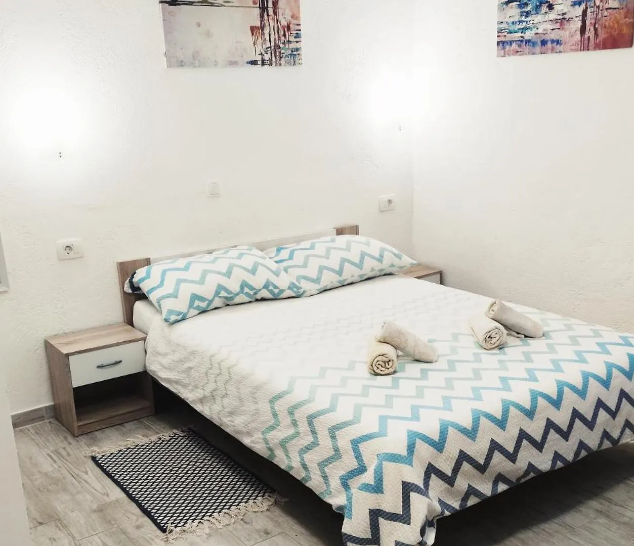 Apartments Close To Sandy Beach Split