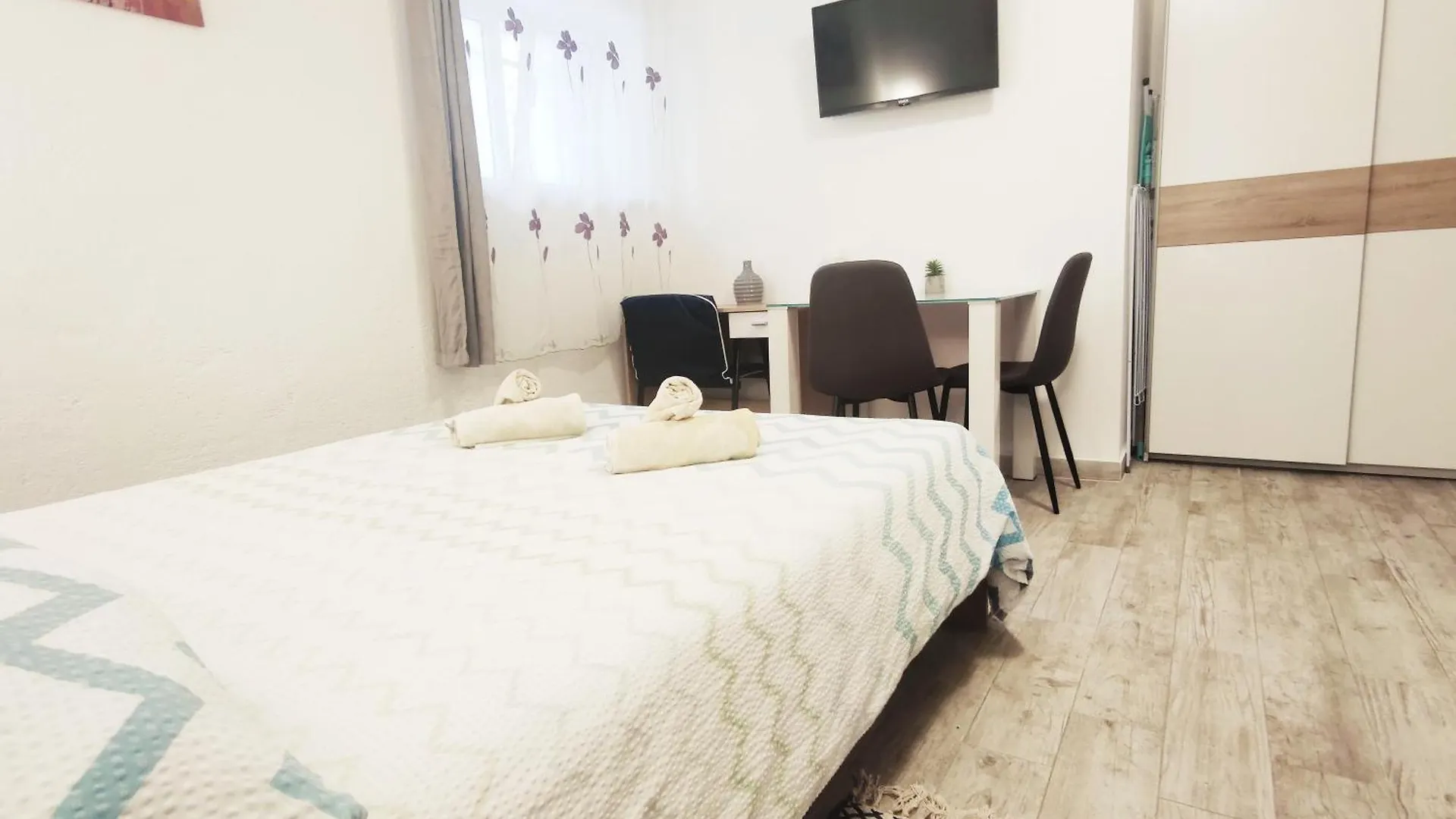 Apartments Close To Sandy Beach Split